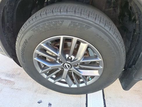 Used 2023 Nissan Rogue S image 10