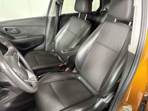 Used 2017 Chevrolet Trax LT w/ Sun & Sound Package image 20