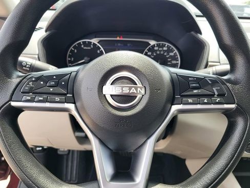 Used 2025 Nissan Altima 2.5 SV FWD image 5