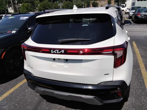 Used 2024 Kia Seltos S AWD/4WD image 8