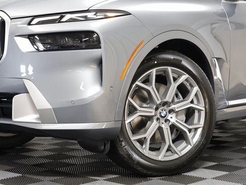 New 2026 BMW X7 xDrive40i w/ Executive Package image 3