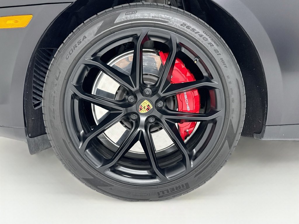 Certified 2024 Porsche Macan GTS AWD/4WD image 32