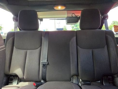 Used 2014 Jeep Wrangler Unlimited Rubicon w/ Connectivity Group AWD/4WD image 8