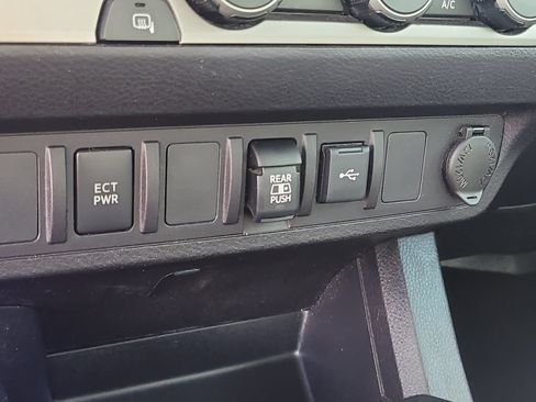 Used 2021 Toyota Tacoma SR5 RWD image 26