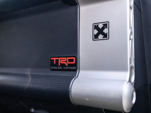 Used 2007 Toyota FJ Cruiser 4WD w/ TRD Special Edition image 55