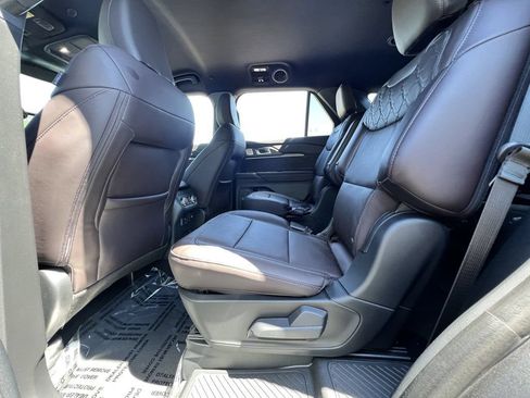 Used 2026 Ford Explorer Platinum w/ LUX Leather Package AWD/4WD image 34