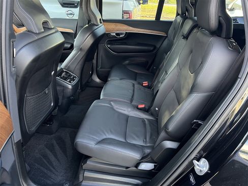 Used 2024 Volvo XC90 B6 Plus image 23