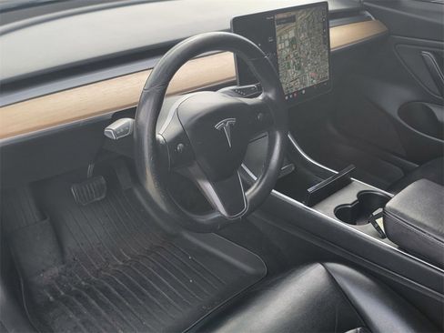 Used 2019 Tesla Model 3 Mid Range image 12