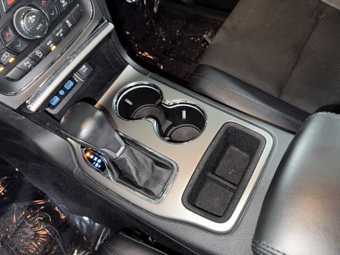 Used 2018 Jeep Grand Cherokee Altitude RWD image 27