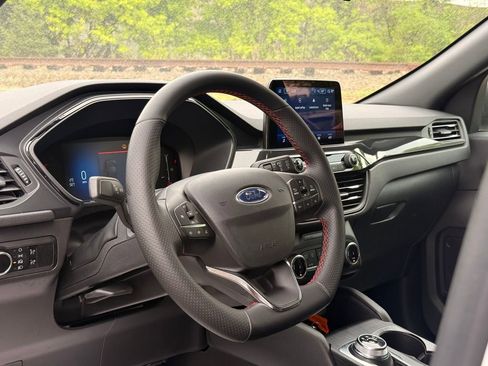 Used 2025 Ford Escape ST-Line AWD/4WD image 25