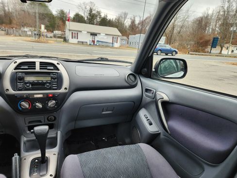 Used 2001 Toyota RAV4 4WD image 30