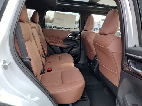New 2026 Mitsubishi Outlander SEL AWD/4WD image 11