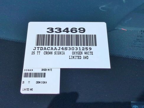 Certified 2025 Toyota Crown Signia w/ Advanced Technology Package AWD/4WD image 18