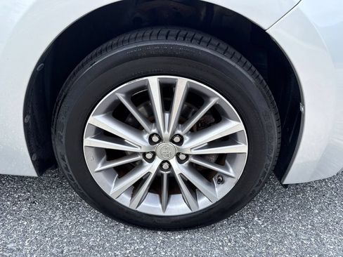 Used 2014 Toyota Corolla LE FWD image 30