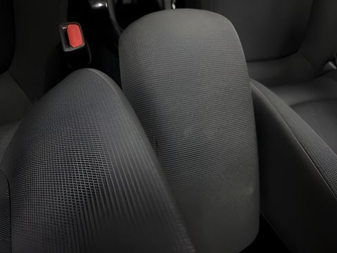 Used 2022 Toyota Corolla LE FWD image 15