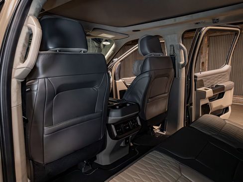 Used 2026 Ford F350 Platinum w/ Platinum Plus Package image 23