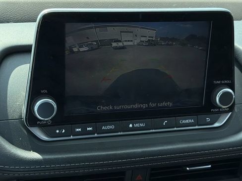 Used 2023 Nissan Rogue S AWD/4WD image 11