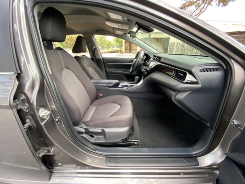 Used 2020 Toyota Camry LE w/ Carpet Mat Package FWD image 22