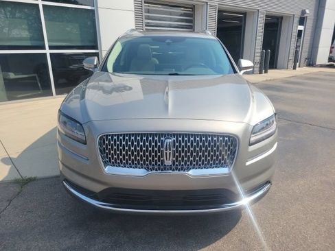 Used 2023 Lincoln Nautilus Reserve AWD/4WD image 9