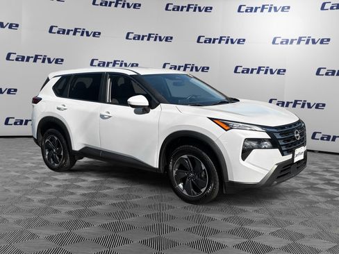 Used 2024 Nissan Rogue SV AWD/4WD image 7