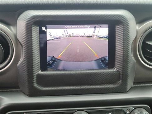 Used 2022 Jeep Gladiator Willys image 20