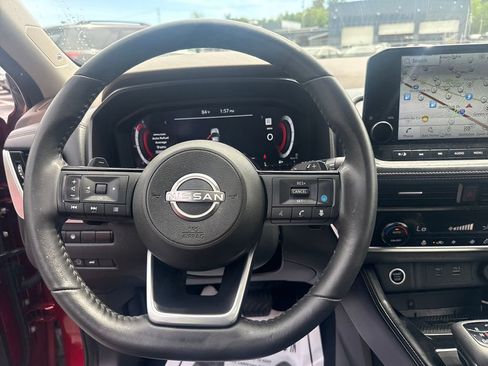 Used 2023 Nissan Rogue Platinum FWD image 15