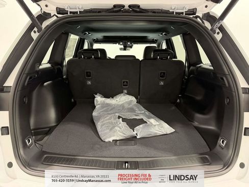 New 2026 Jeep Grand Cherokee Altitude AWD/4WD image 12