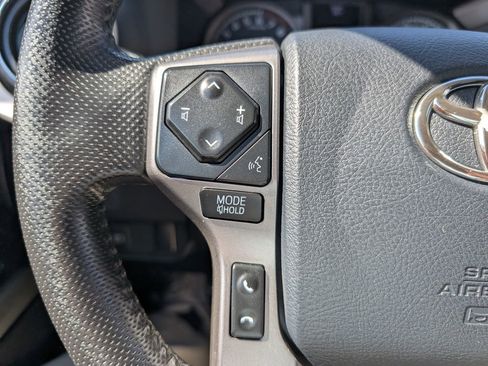 Used 2020 Toyota Tacoma SR5 AWD/4WD image 24