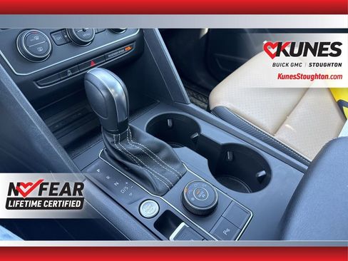 Used 2021 Volkswagen Atlas Cross Sport SE w/ Panoramic Sunroof Package image 34