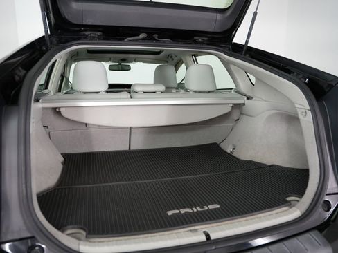 Used 2011 Toyota Prius Four w/ Solar Roof Pkg FWD image 31
