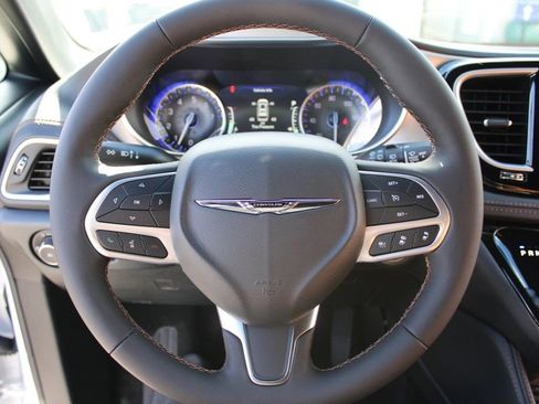 New 2026 Chrysler Pacifica Pinnacle image 13