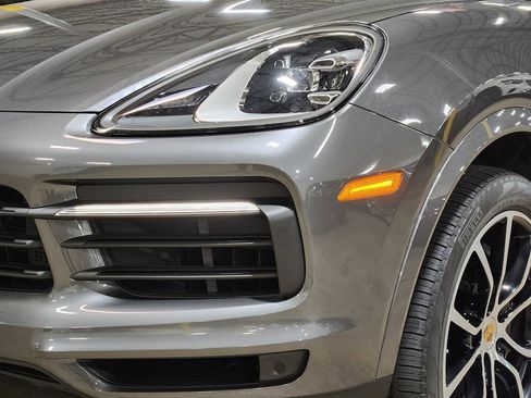 Used 2022 Porsche Cayenne image 14