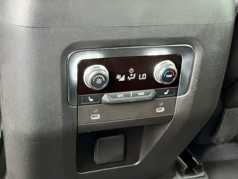 Used 2023 GMC Yukon AT4 w/ AT4 Premium Package AWD/4WD image 23