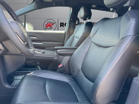 Used 2025 Toyota Sienna XLE Woodland Edition AWD/4WD image 10
