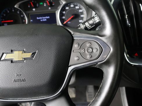 Used 2023 Chevrolet Traverse LT image 41