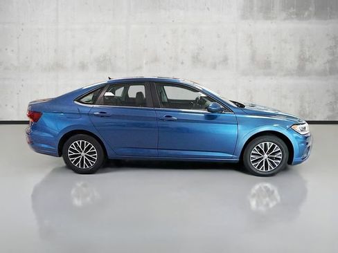 Used 2019 Volkswagen Jetta SEL image 4