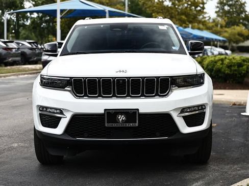 Used 2023 Jeep Grand Cherokee Limited w/ Luxury Tech Group II AWD/4WD image 14