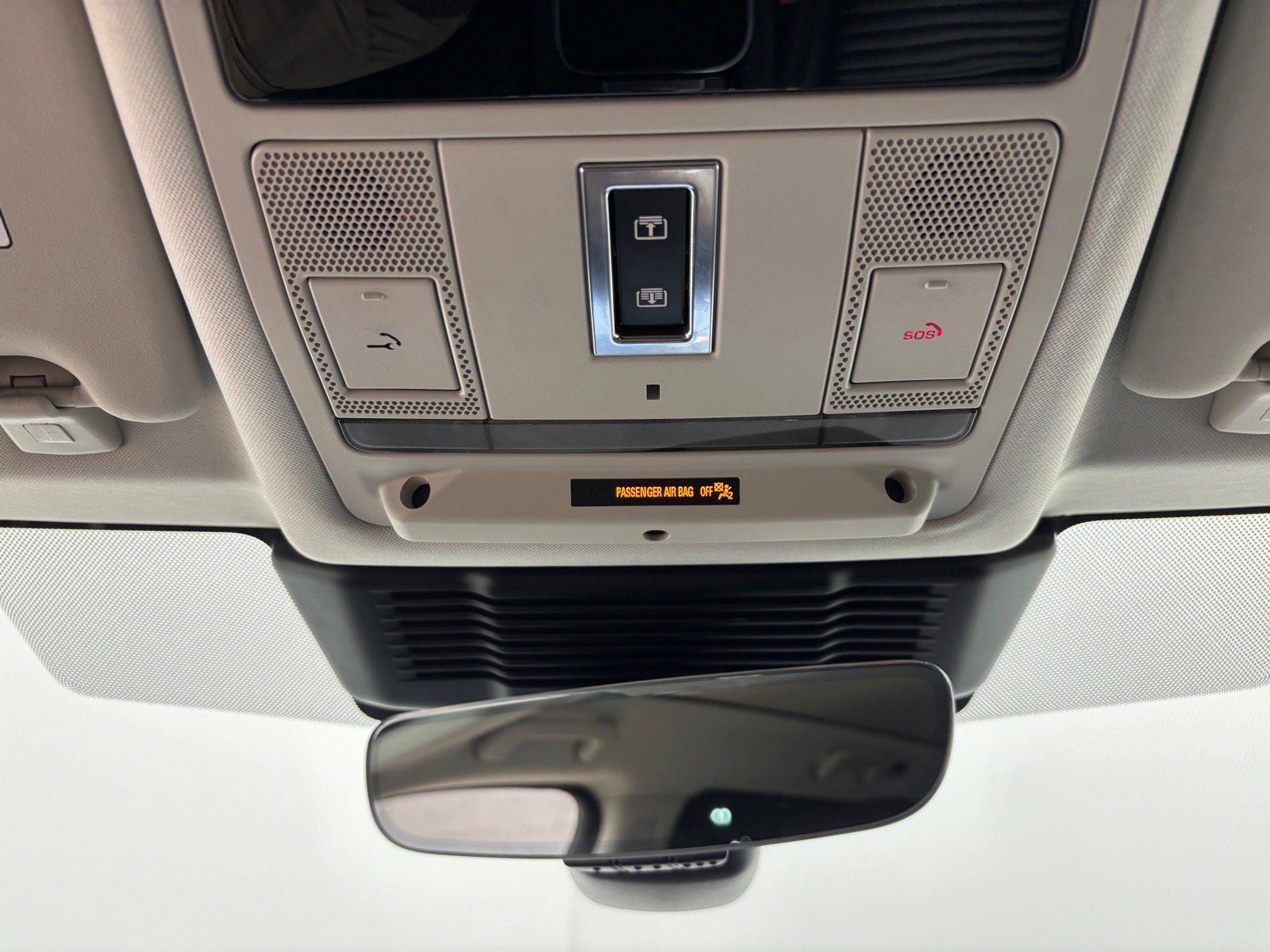 Used 2023 Land Rover Discovery Sport SE R-Dynamic AWD/4WD image 12