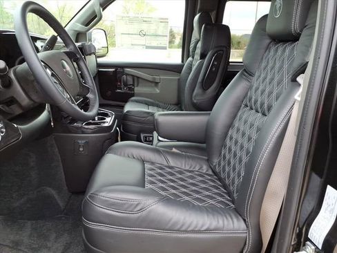 New 2026 GMC Savana 2500 w/ Driver Convenience Package image 5