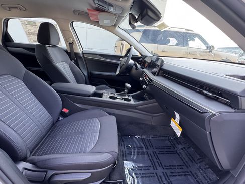 New 2026 Kia K5 LXS FWD image 19