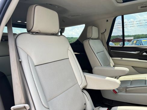 Used 2021 GMC Yukon Denali w/ Denali Premium Package image 28