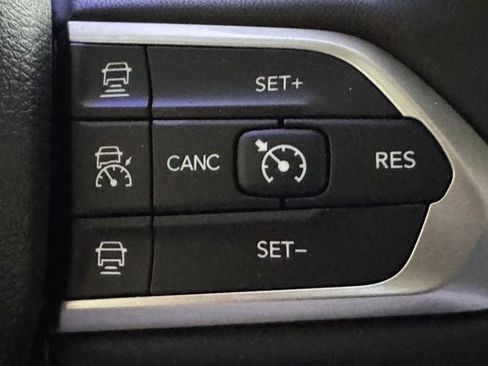 Used 2022 Jeep Compass Trailhawk w/ Sun and Sound Group image 29