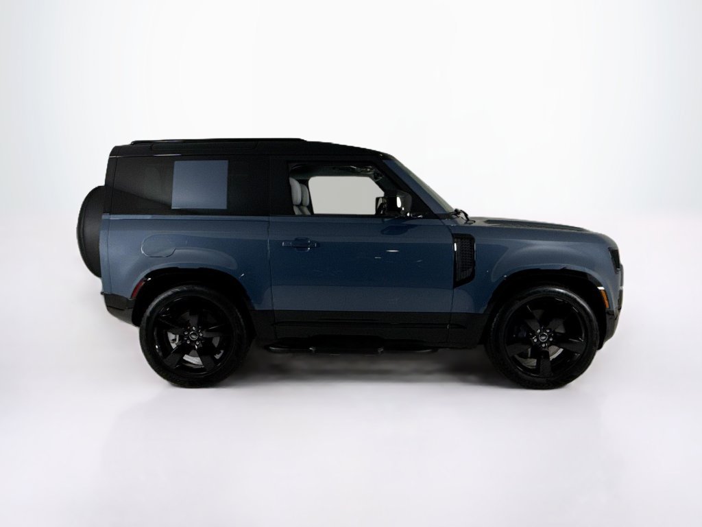 Used 2025 Land Rover Defender 90 X-Dynamic SE AWD/4WD image 6