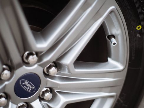 Certified 2018 Ford F150 Lariat image 12