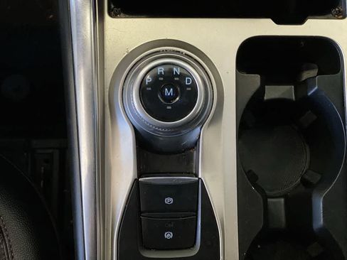 Used 2020 Ford Explorer XLT w/ Equipment Group 202A AWD/4WD image 22