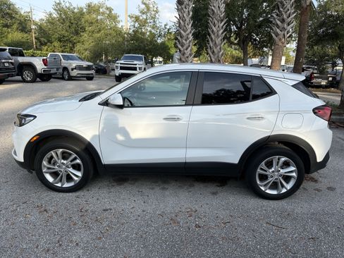 Used 2022 Buick Encore GX Preferred w/ Cold Weather Comfort Package FWD image 4