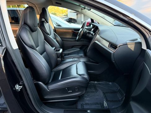 Used 2018 Tesla Model X 75D AWD/4WD image 11