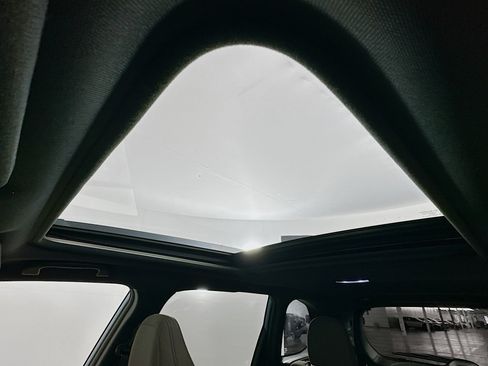 Used 2025 Subaru Forester Premium image 26