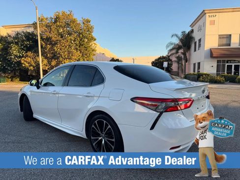 Used 2018 Toyota Camry SE w/ Moonroof Package FWD image 5