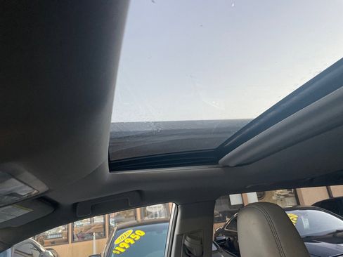 Used 2019 Toyota Highlander Limited image 35